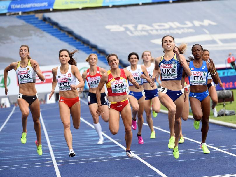 L&#39;atlleta ucraina Olha Lyakova vince i 400 metri femminili (Afp)